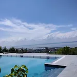 My Summer Lakeside With Pool And Hot Tub *
