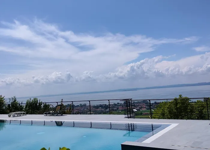 My Summer Lakeside With Pool And Hot Tub *