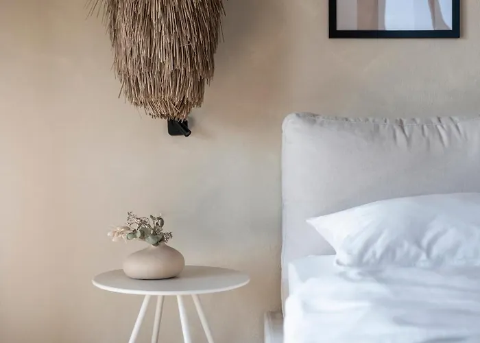 My Summer Lakeside With Pool And Hot Tub Вілла Бардоліно