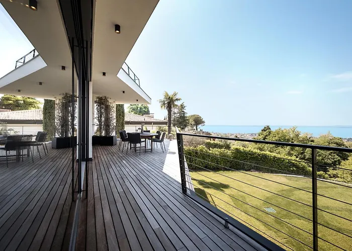 My Summer Lakeside With Pool And Hot Tub Villa *