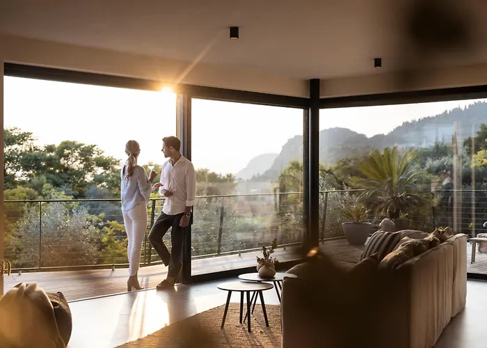 My Summer Lakeside With Pool And Hot Tub Бардоліно